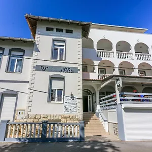 bed-and-breakfast-villa-nicos.primorje-gorskikotar.com/